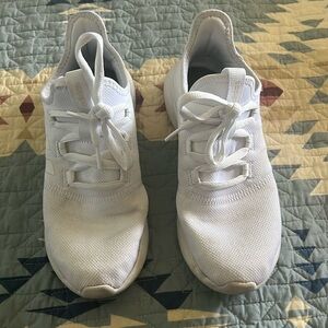 adidas Cloudfoam White Sneaker Slip in size 8.5 Women's